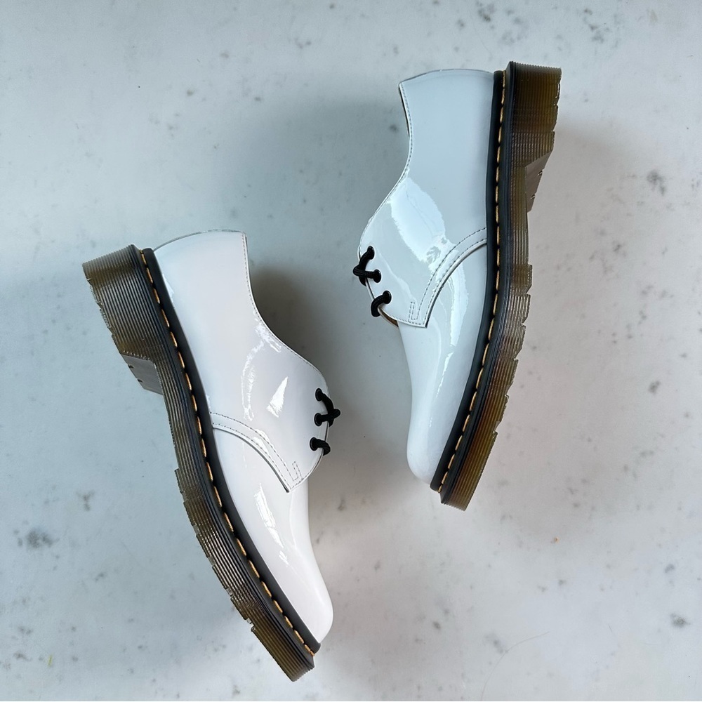 NWOT Dr. Martens White Patent Leather Oxford Shoes